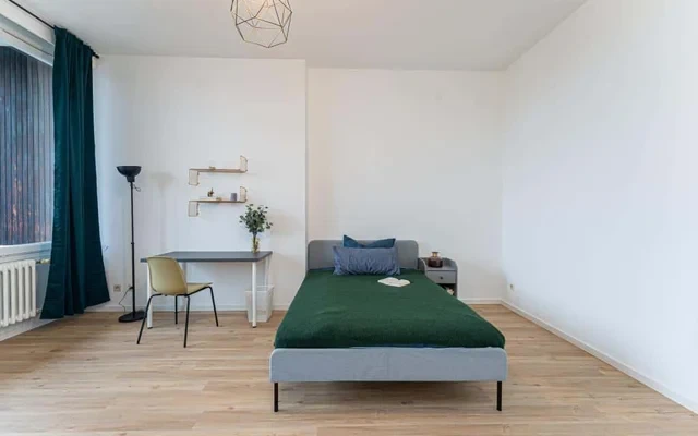 Bismarckstr. 106 1