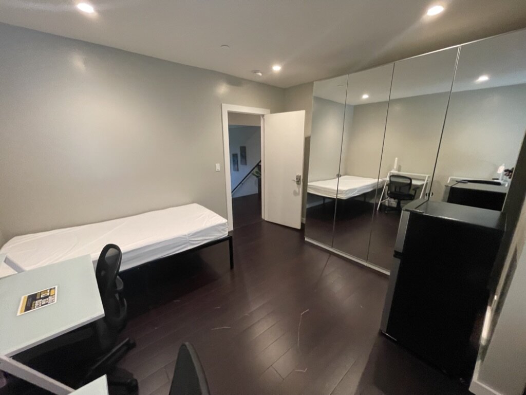 6 Bed 3 Bath First Floor