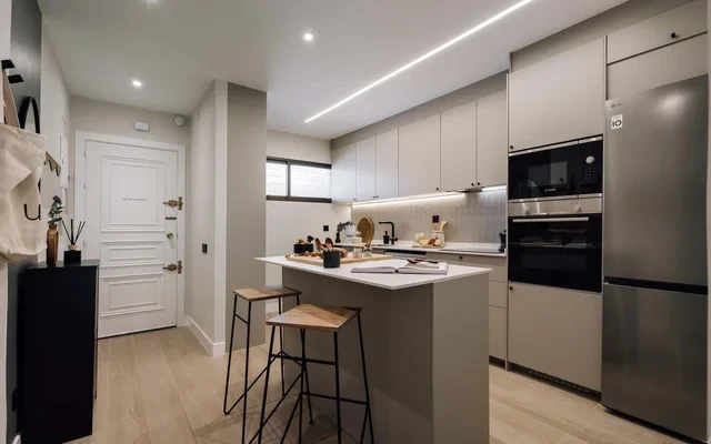 Yale - 3 bedrooms in Lavapies-Embajadores 1