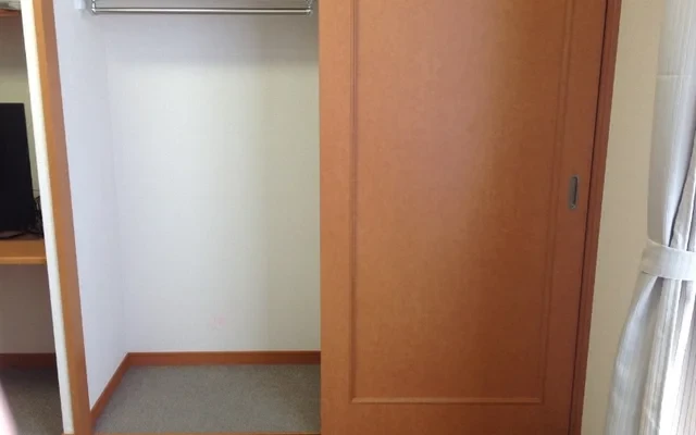 レオパレスM - 十和田市の学生向け宿泊施設 - 203号房间(带独立厨房)