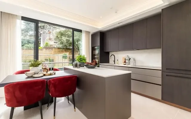 Park View, Parkside, Wimbledon, London, SW19 5NG 3