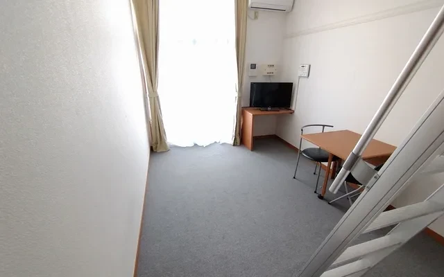 レオパレスヴィレッジ 4