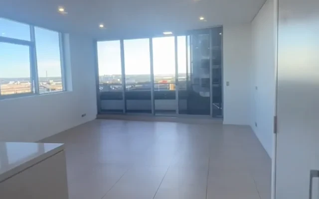 2 Studio Dr 4