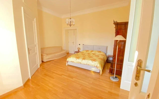 Prestigious Noble House 1
