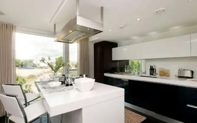 Moore House 4