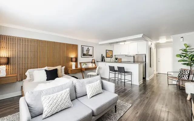 1200 Riverside 4