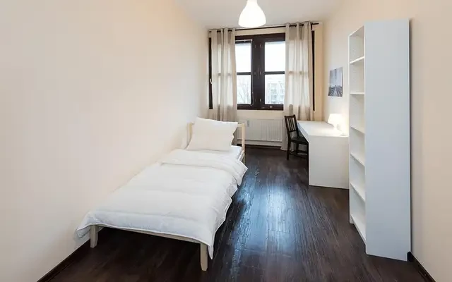 Neat single bedroom in a student flat, in Pasing 2