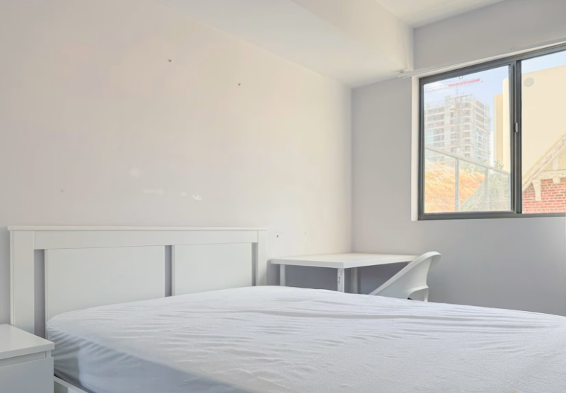 Room in 3b2b-1