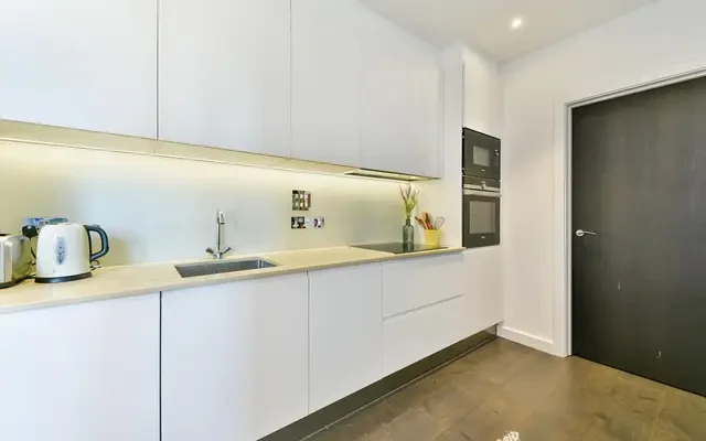 Mountview Lodge, Swiss Terrace, Swiss Cottage,  NW6 NW6 4RR 3