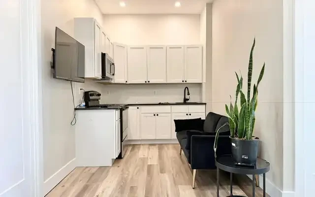 763 Park Avenue, Brooklyn 4
