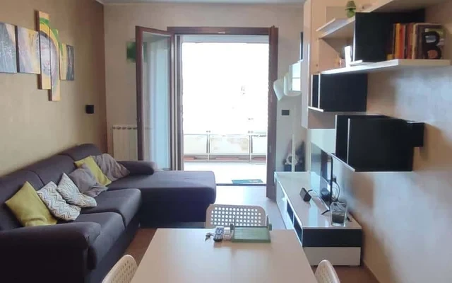 Via de Marchi fino a 5 posti letto-  Eur Fonte Laurentina 4