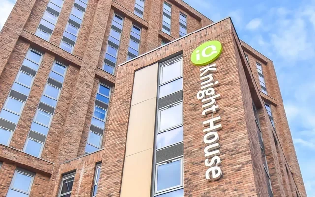 iQ Knight House 1
