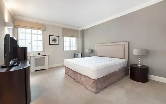 Knightsbridge Court, Sloane Street, Knightsbridge, London, SW1X 9LQ 4