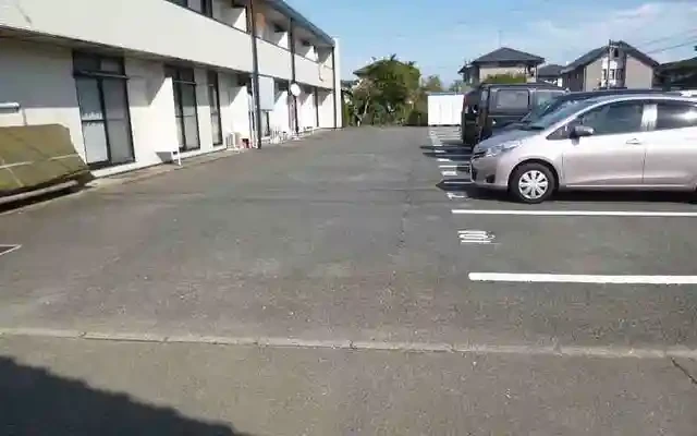 レオパレス高岡 1
