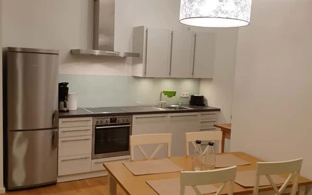Imani - moderne Wohnung: 2 Schlafzimmern, 2 Badezimmer, Stellplatz 4