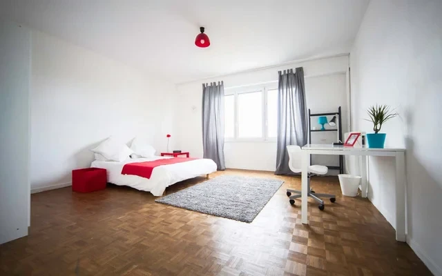 Large bright room 20m² 4