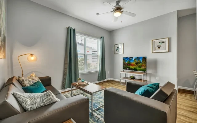 The Quarters Karnes House 4