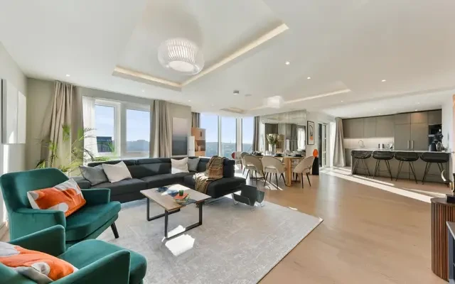 Juniper Drive, London, SW18 1GY 1