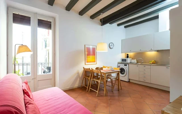 Tranquil & Cozy with balcony! Placa Catalunya. RI. 0