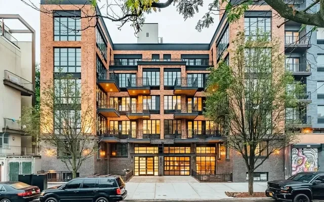987 Willoughby Avenue, New York 0
