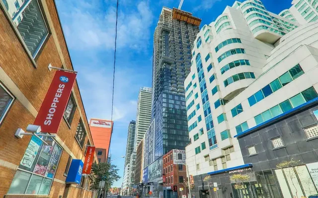 87 Peter St 1