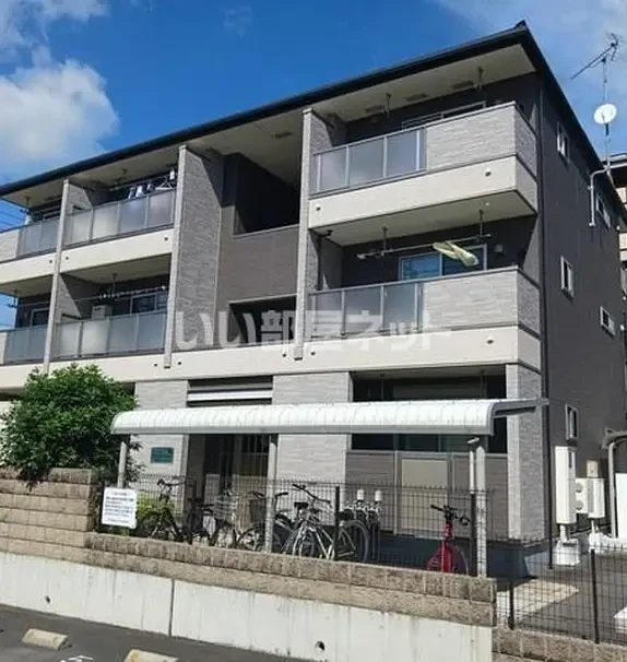 サウスヒルズ馬堀 3階