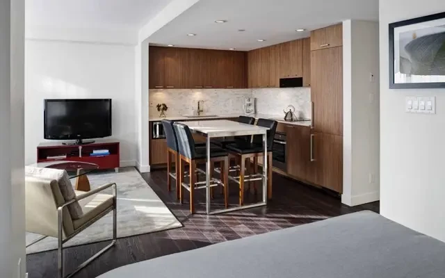 Level Hotels & Furnished Suites – Seymour 4