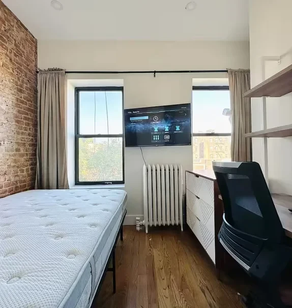 92 Pulaski Street, Brooklyn