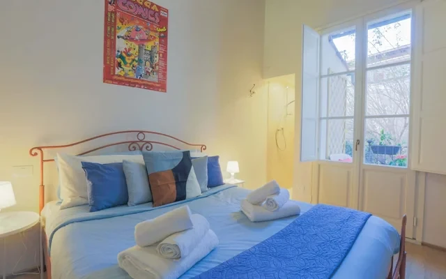 Apartment with Balcony in the Heart of Lucca 3