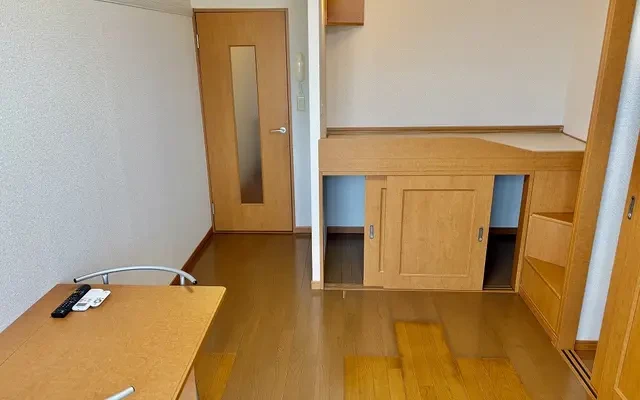 レオパレスT&Mコート - Chino student accommodation - 102号房间(带独立厨房)