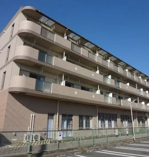 ラ ヴィ カルム 3階