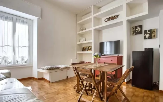 Adorable 1-bed flat near centre 4