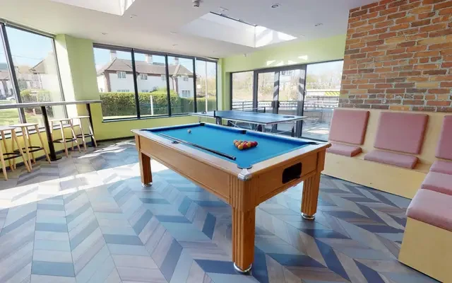 iQ Opal Court 4