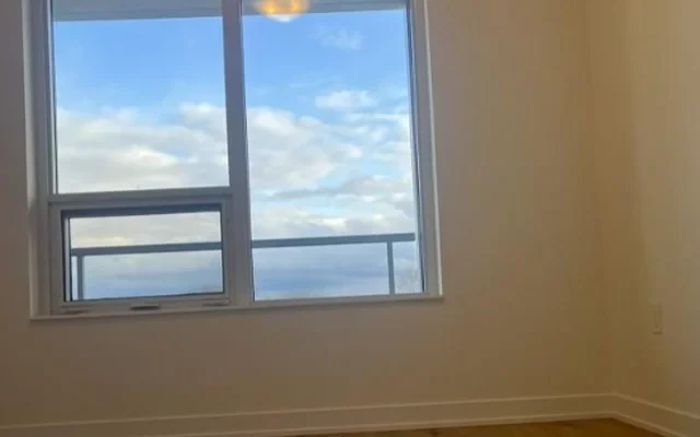 500 Plains Road East 1