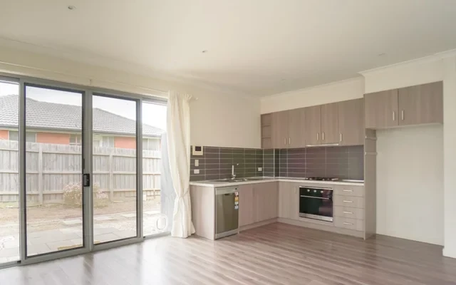 3/82 Kanooka Grove 4