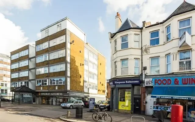 High Road, London, N12 9RT 0