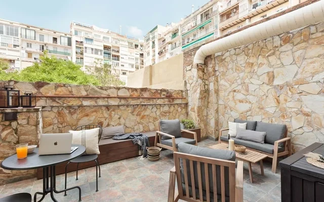 Jaiz - 2 bedrooms and terrace in Eixample Esquerra 0
