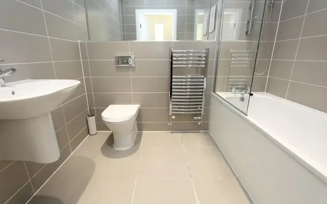 apartment in Poplar 3