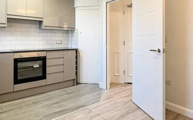 LH-Tottenham Court Road 1