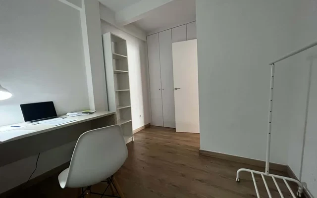 Reina Mercedes  21 4