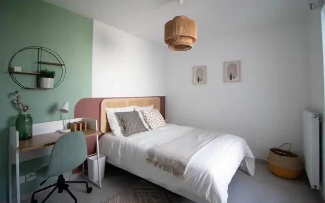 Warm bedroom of 12 m² to rent in Villeurbanne - LYO33 0