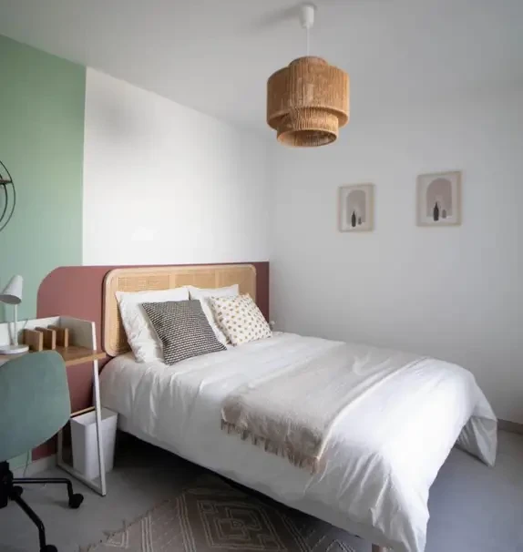 Warm bedroom of 12 m² to rent in Villeurbanne - LYO33