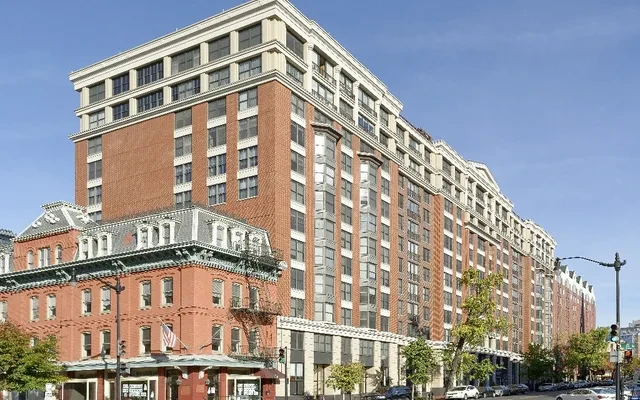 The Esquire on Fifth 0