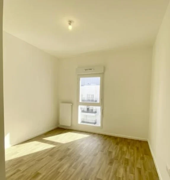 Cergy 95e·80m²·F4·AppartementNo furniture