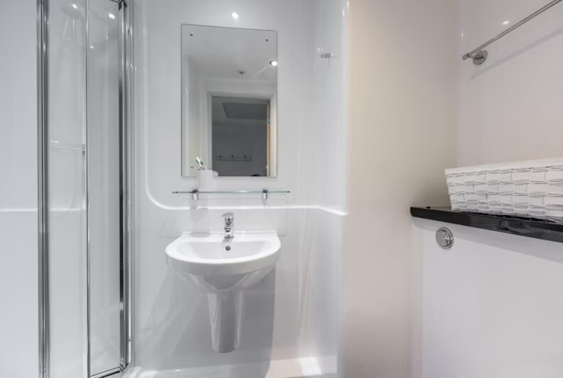 5/6 Bed Superior Ensuite