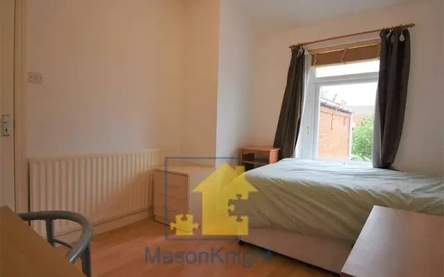 Entire Place·4B2B···52 Westminster Road, Selly Oak 4