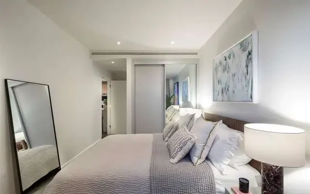 Nine Elms Lane 3