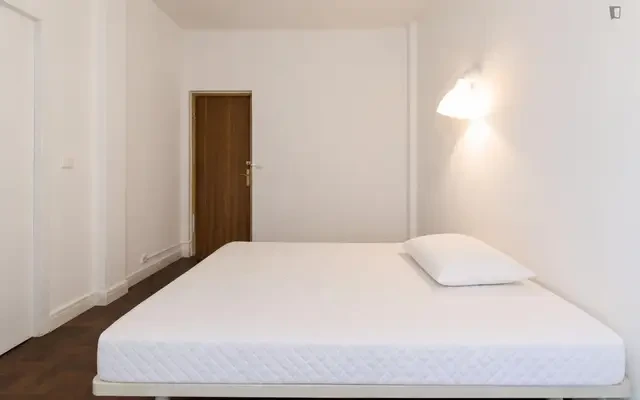 Alluring double bedroom not far from Instituto Superior de Agronomia - 리스본 학생 숙소 - Double bedroom