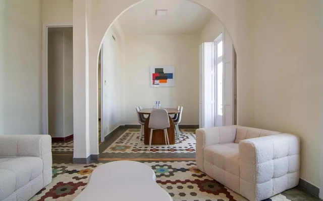 Charming 3-Bedroom Apartment in El Cabanyal P.4 0