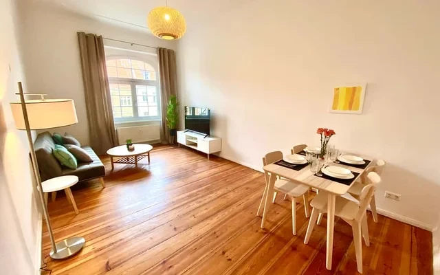 ELVIS - Schoene 2-Zimmer Wohnung in Treptow 2